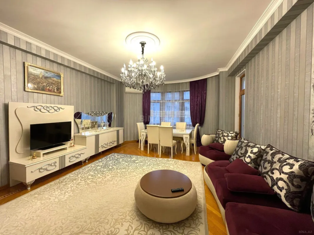 Kirayə verilir 2 otaqlı mənzil 116 m²