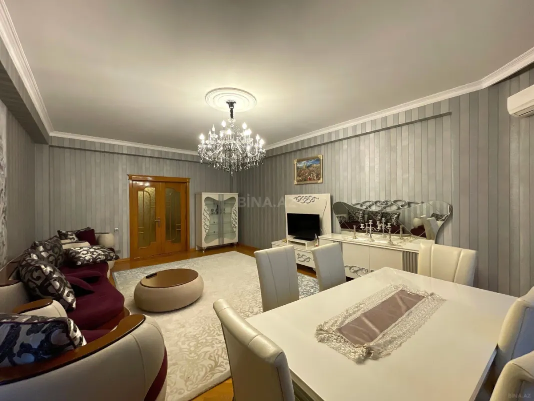 Kirayə verilir 2 otaqlı mənzil 116 m²