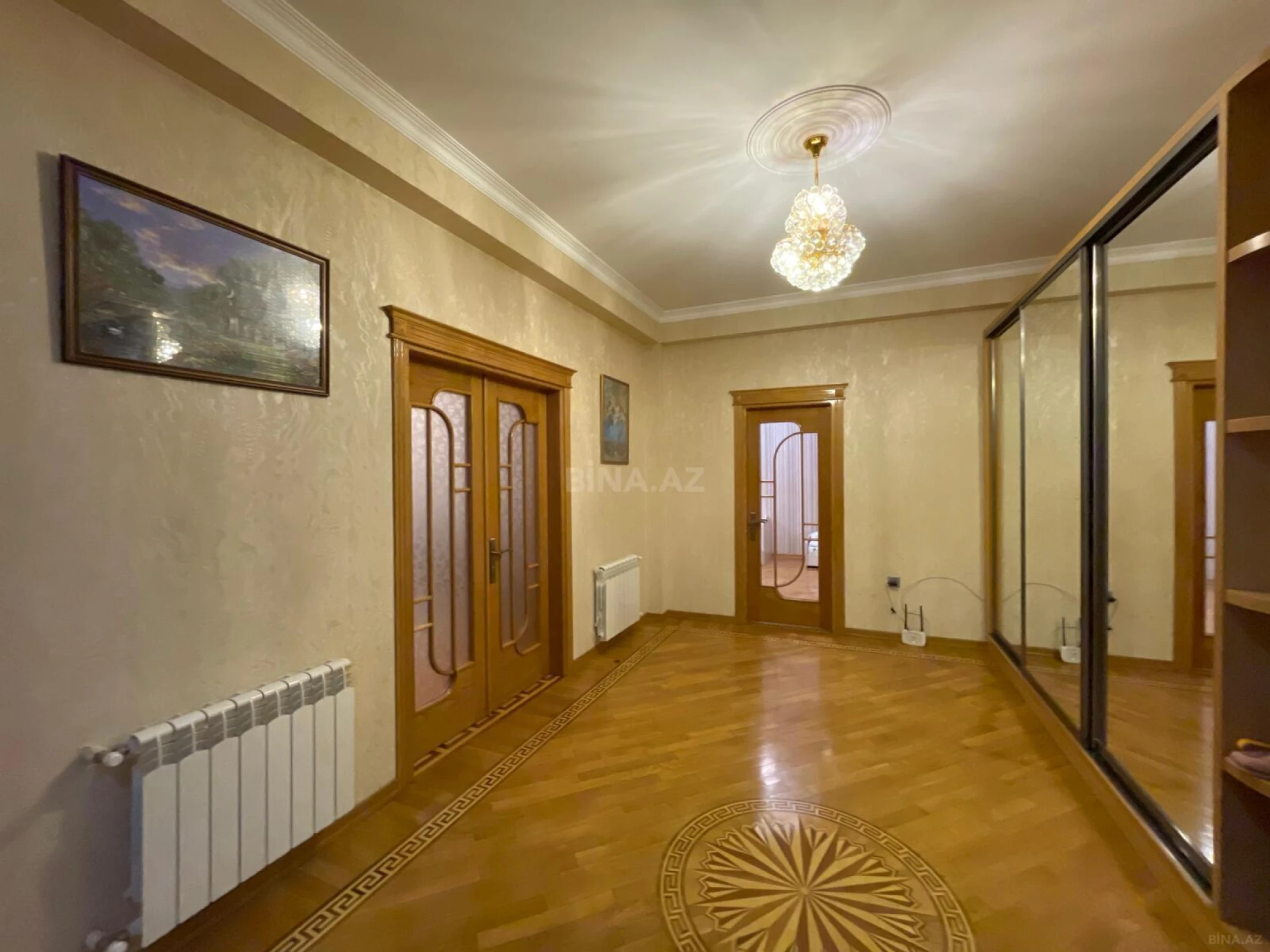 Kirayə verilir 2 otaqlı mənzil 116 m²