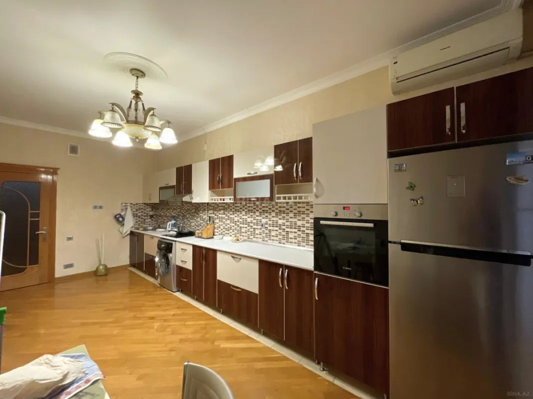 Kirayə verilir 2 otaqlı mənzil 116 m²