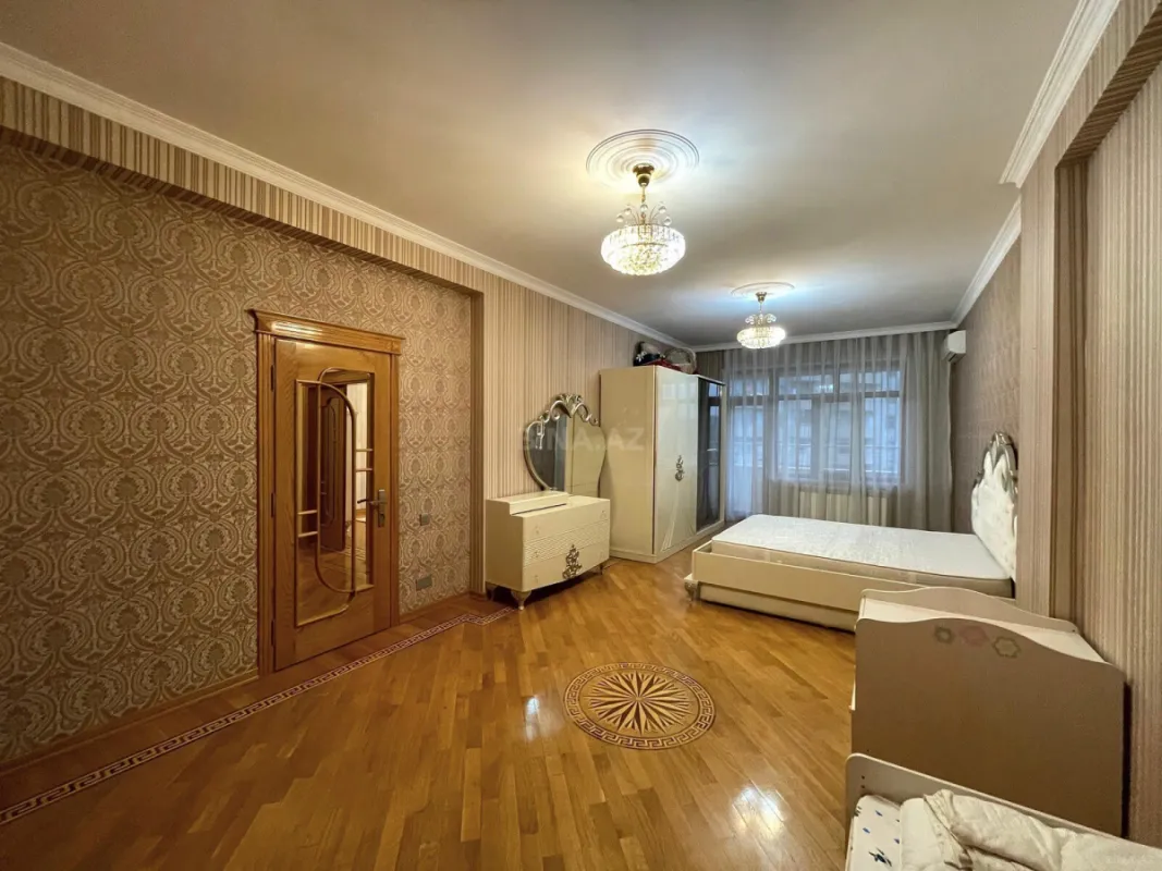 Kirayə verilir 2 otaqlı mənzil 116 m²