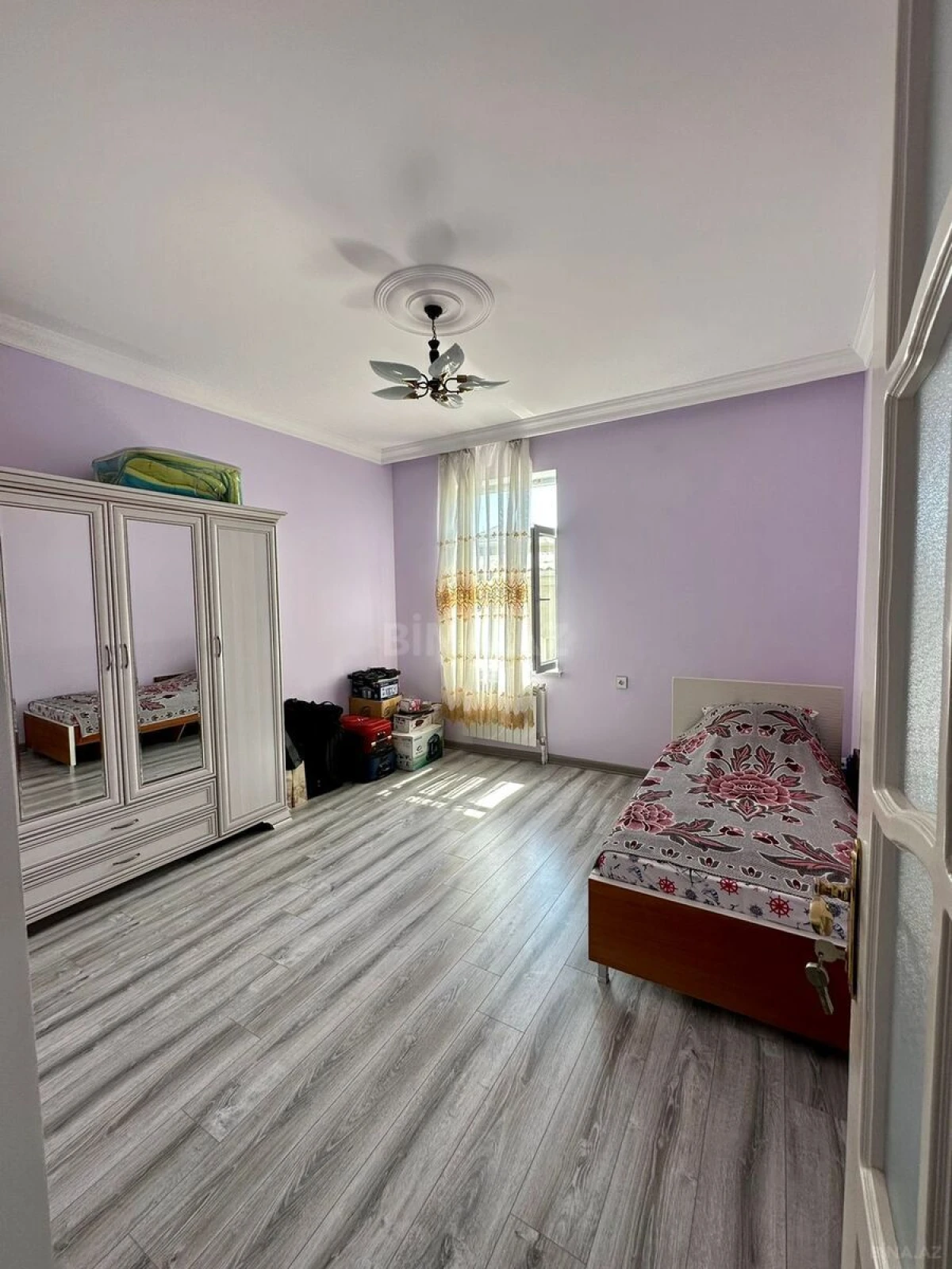 Satılır 5 otaqlı həyət evi 200 m²