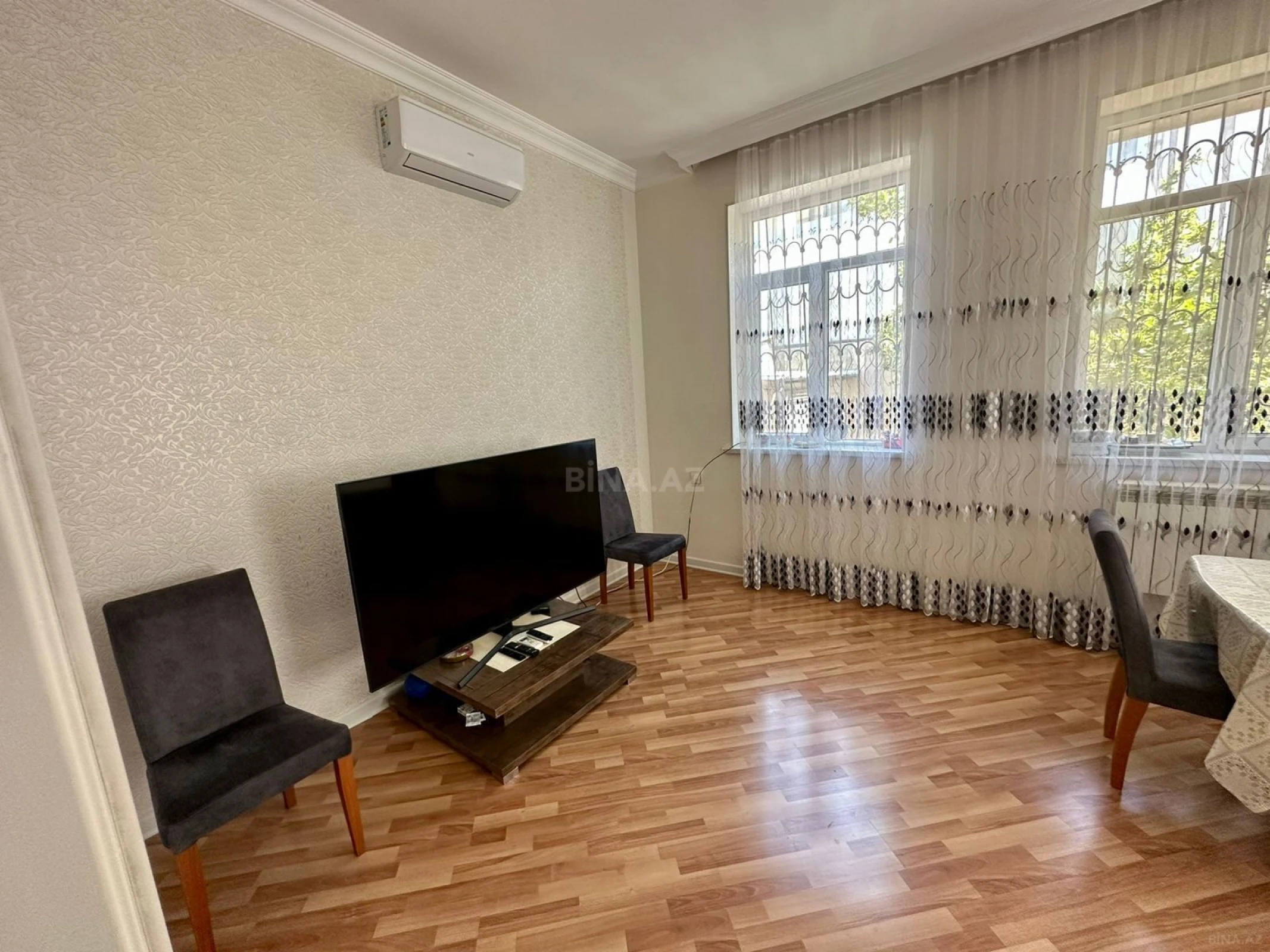 Satılır 5 otaqlı həyət evi 200 m²