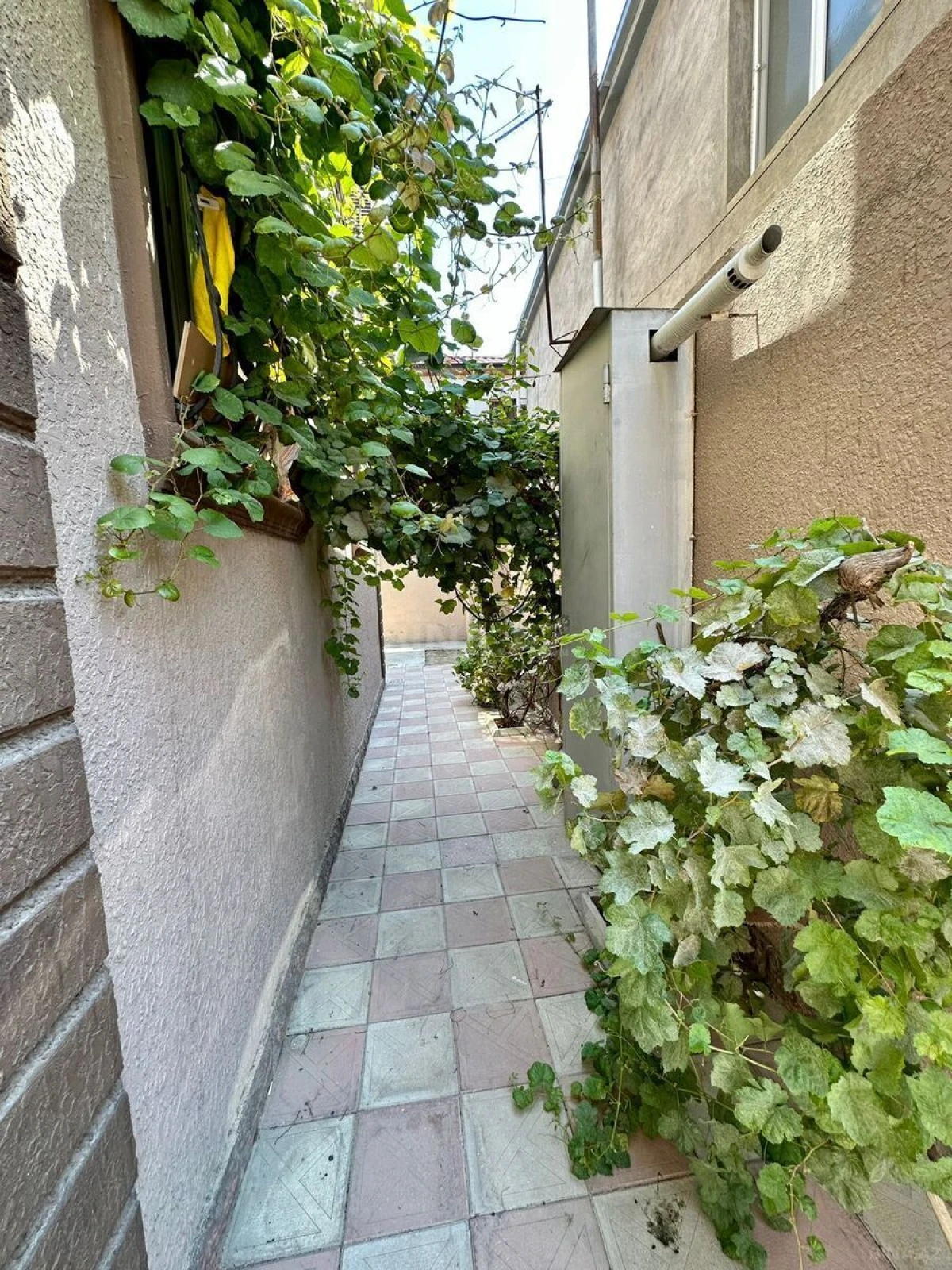 Satılır 5 otaqlı həyət evi 200 m²