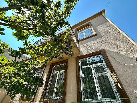 Satılır 5 otaqlı həyət evi 200 m²