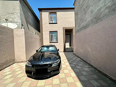 Satılır 5 otaqlı həyət evi 200 m²