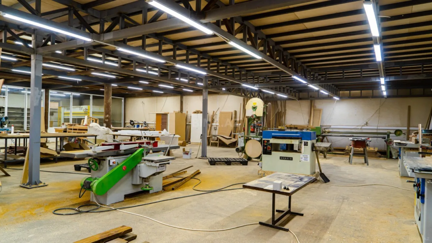 Satılır obyekt 2200 m²