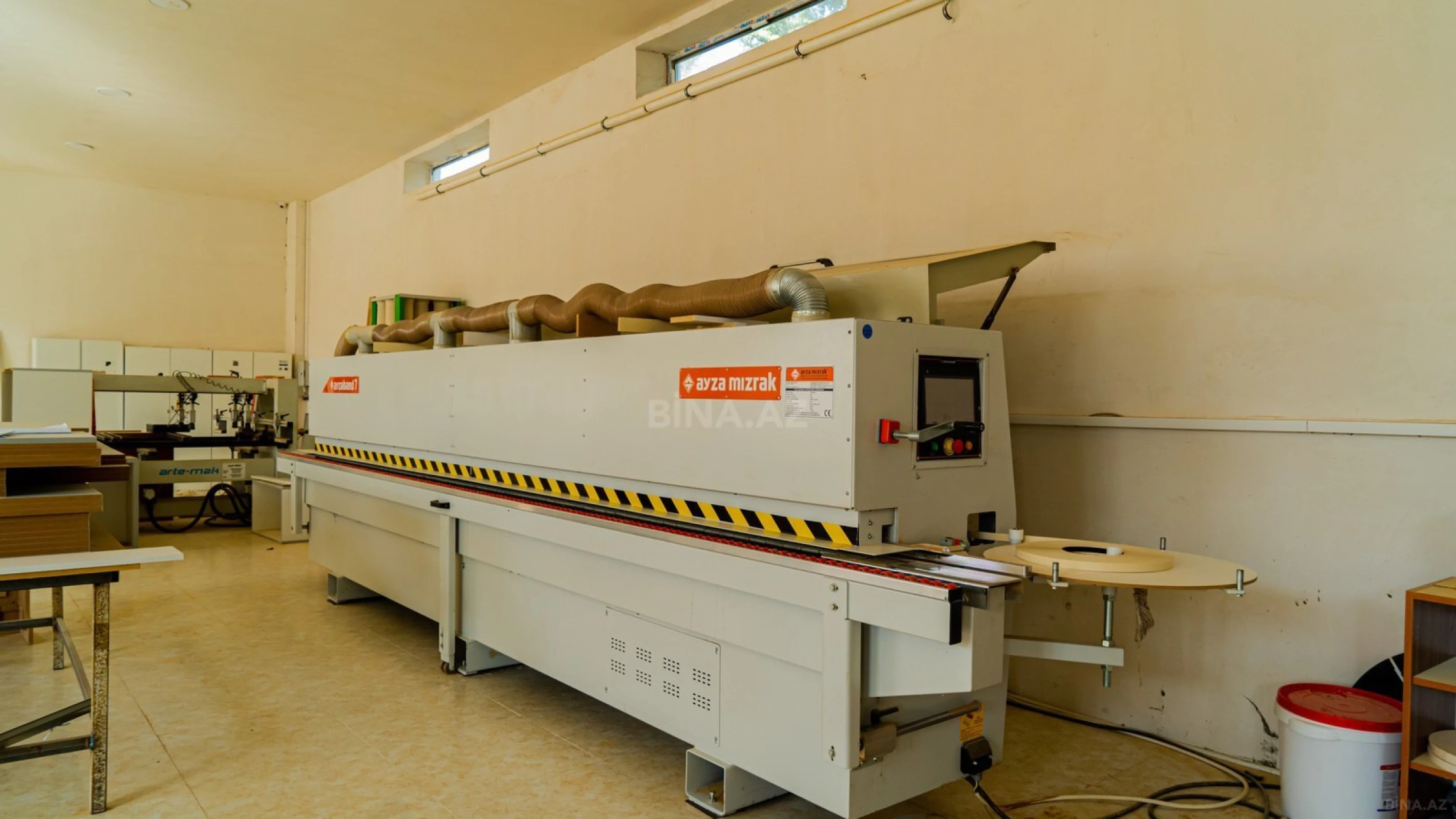 Satılır obyekt 2200 m²