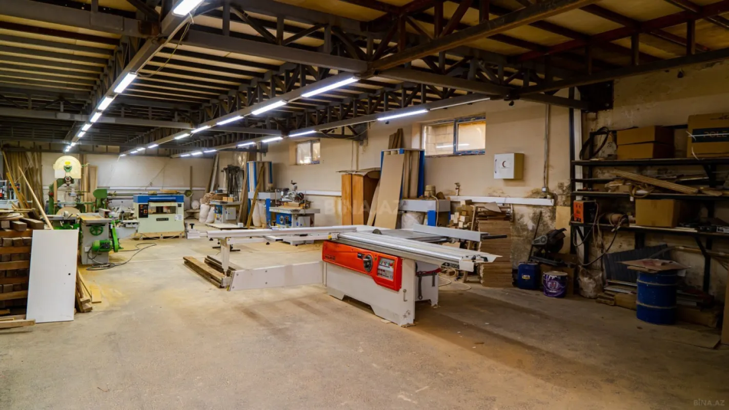 Satılır obyekt 2200 m²