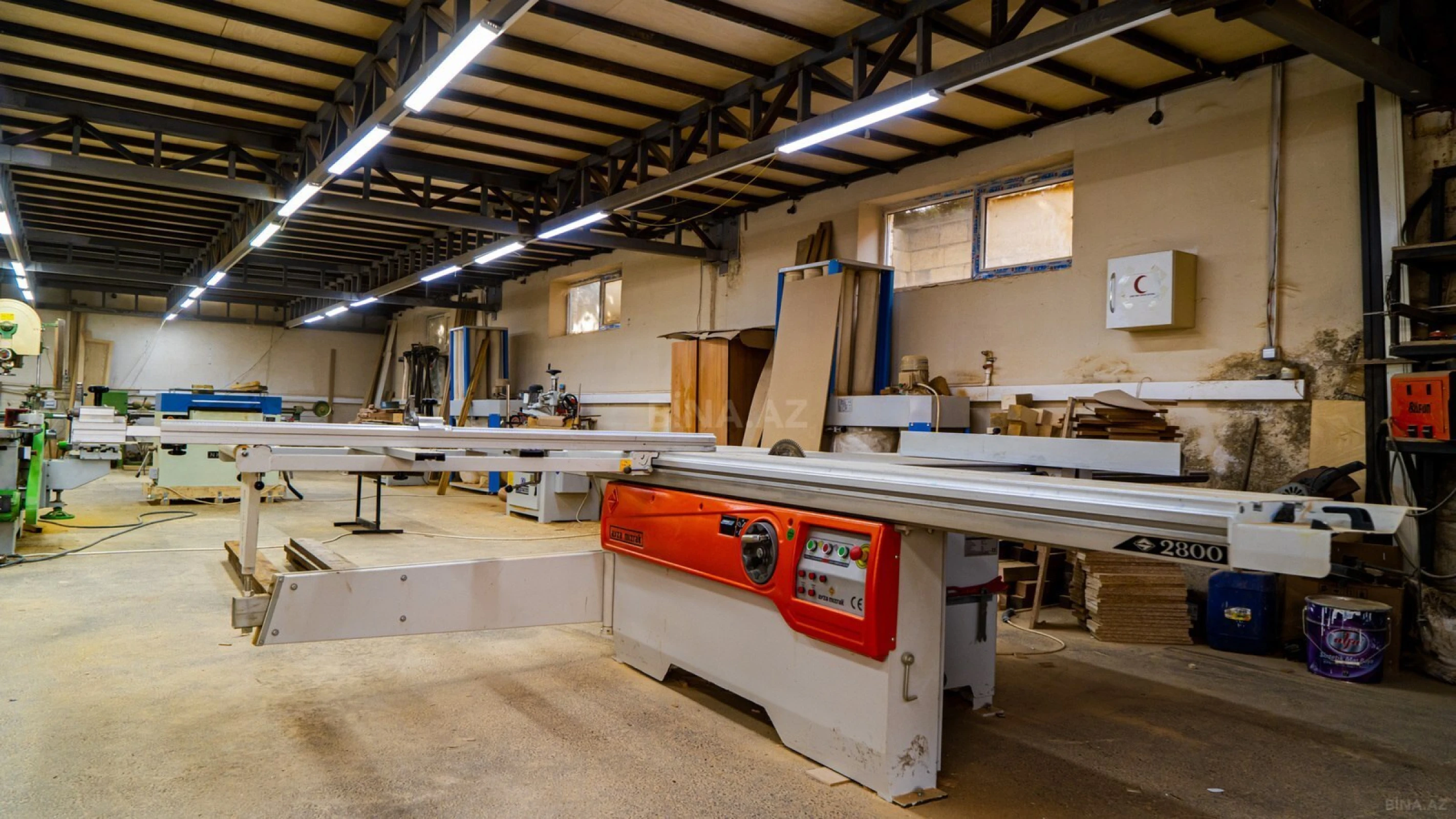 Satılır obyekt 2200 m²