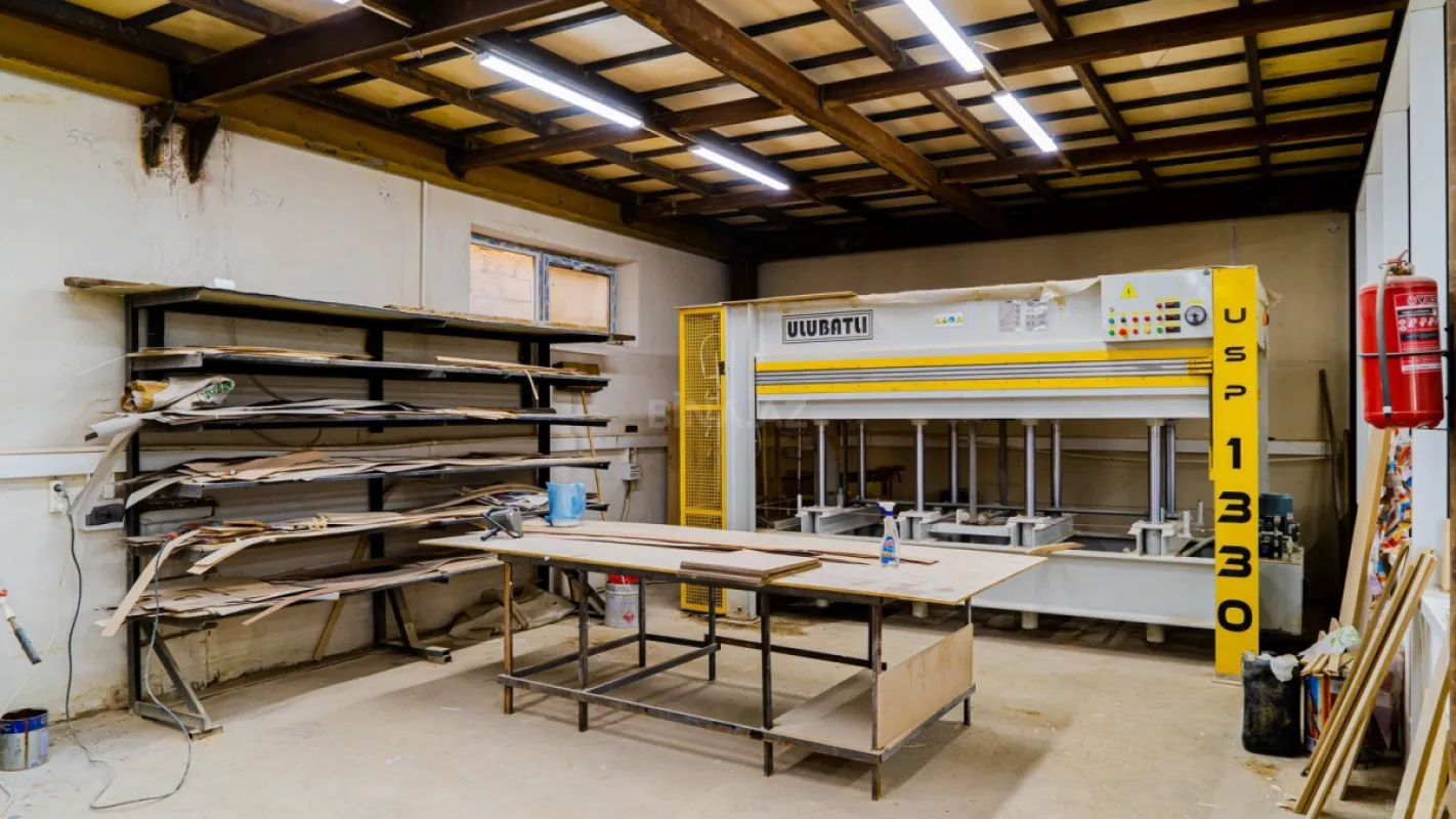 Satılır obyekt 2200 m²