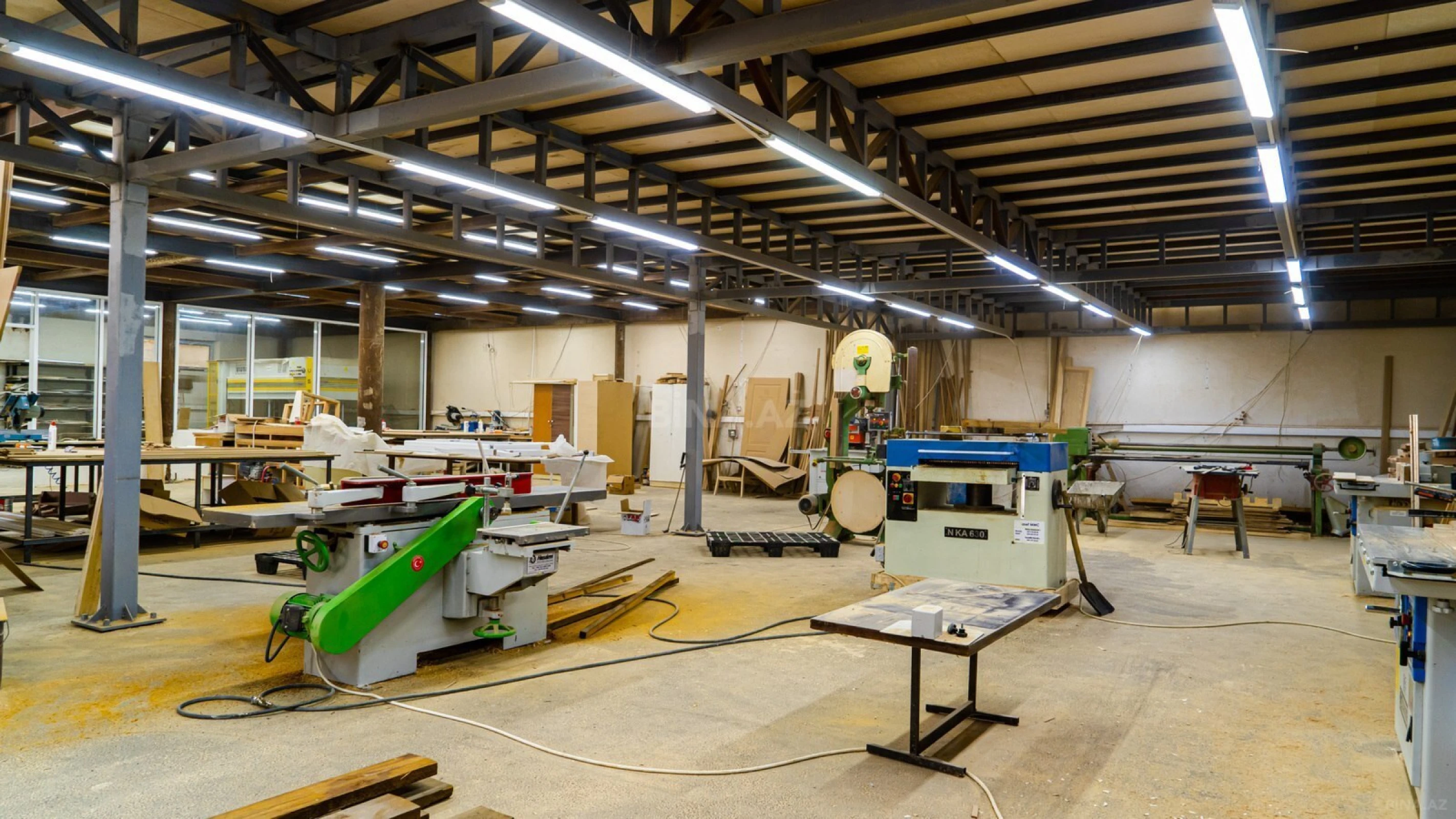 Satılır obyekt 2200 m²