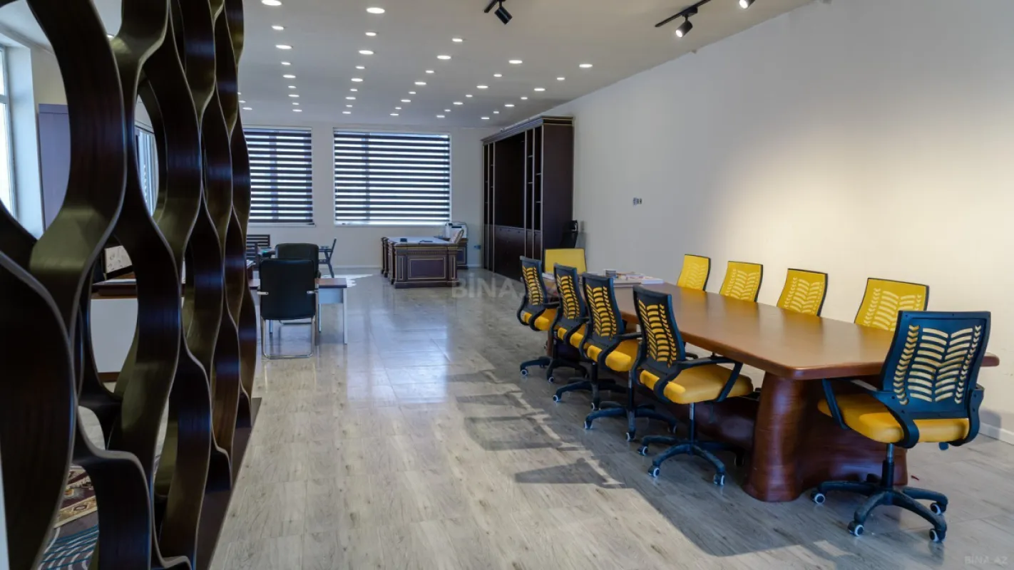 Satılır obyekt 2200 m²