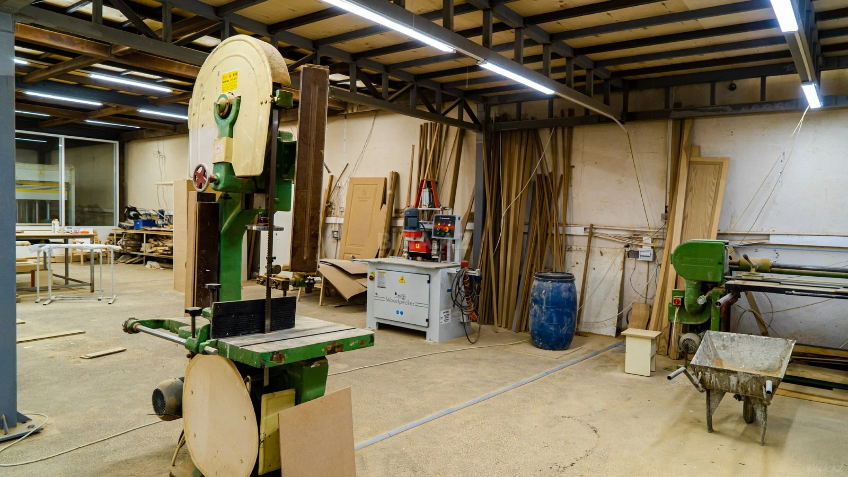 Satılır obyekt 2200 m²