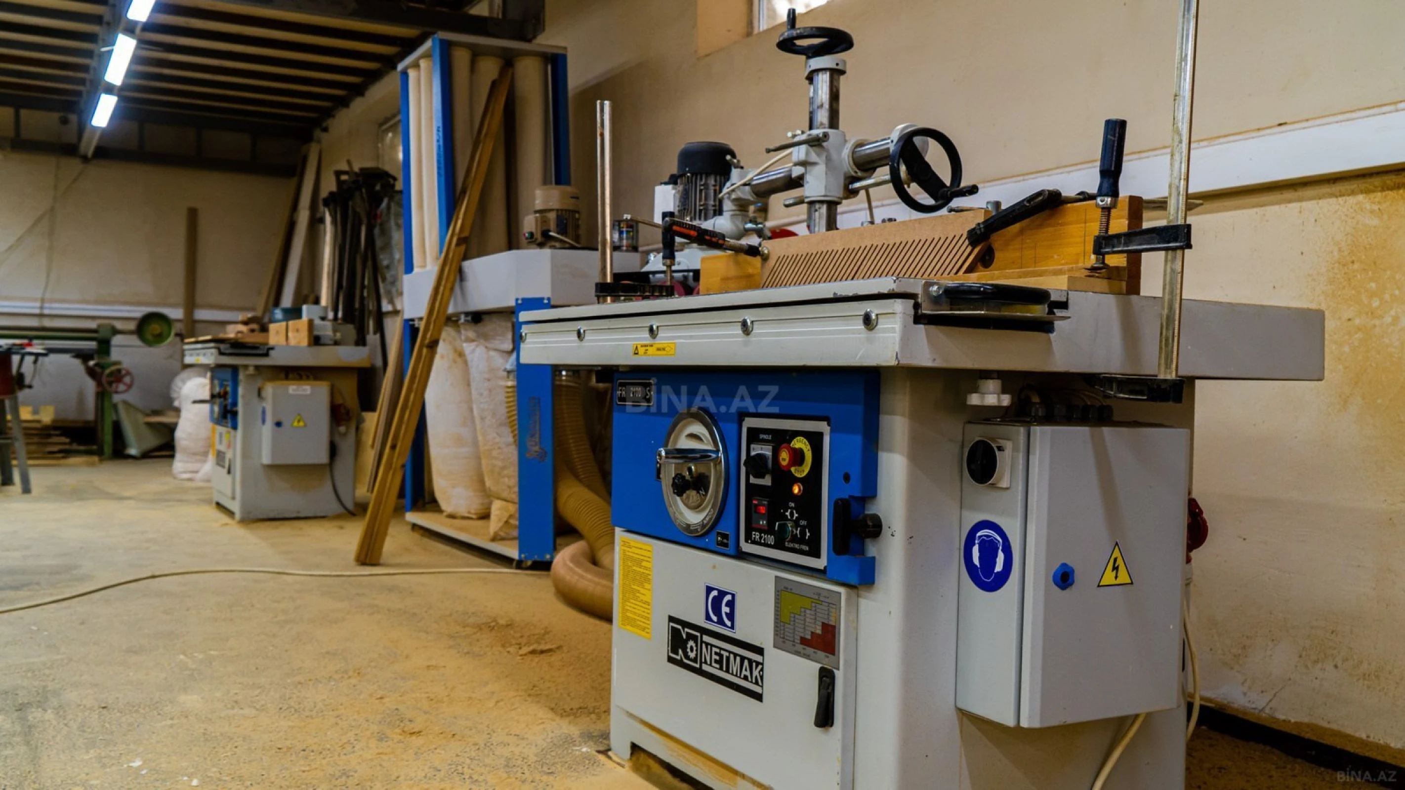 Satılır obyekt 2200 m²