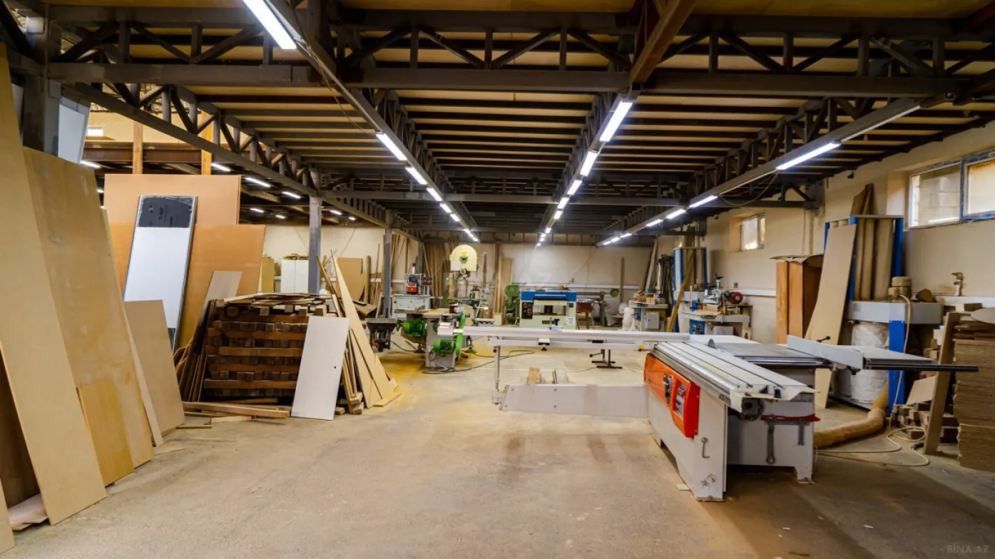 Satılır obyekt 2200 m²