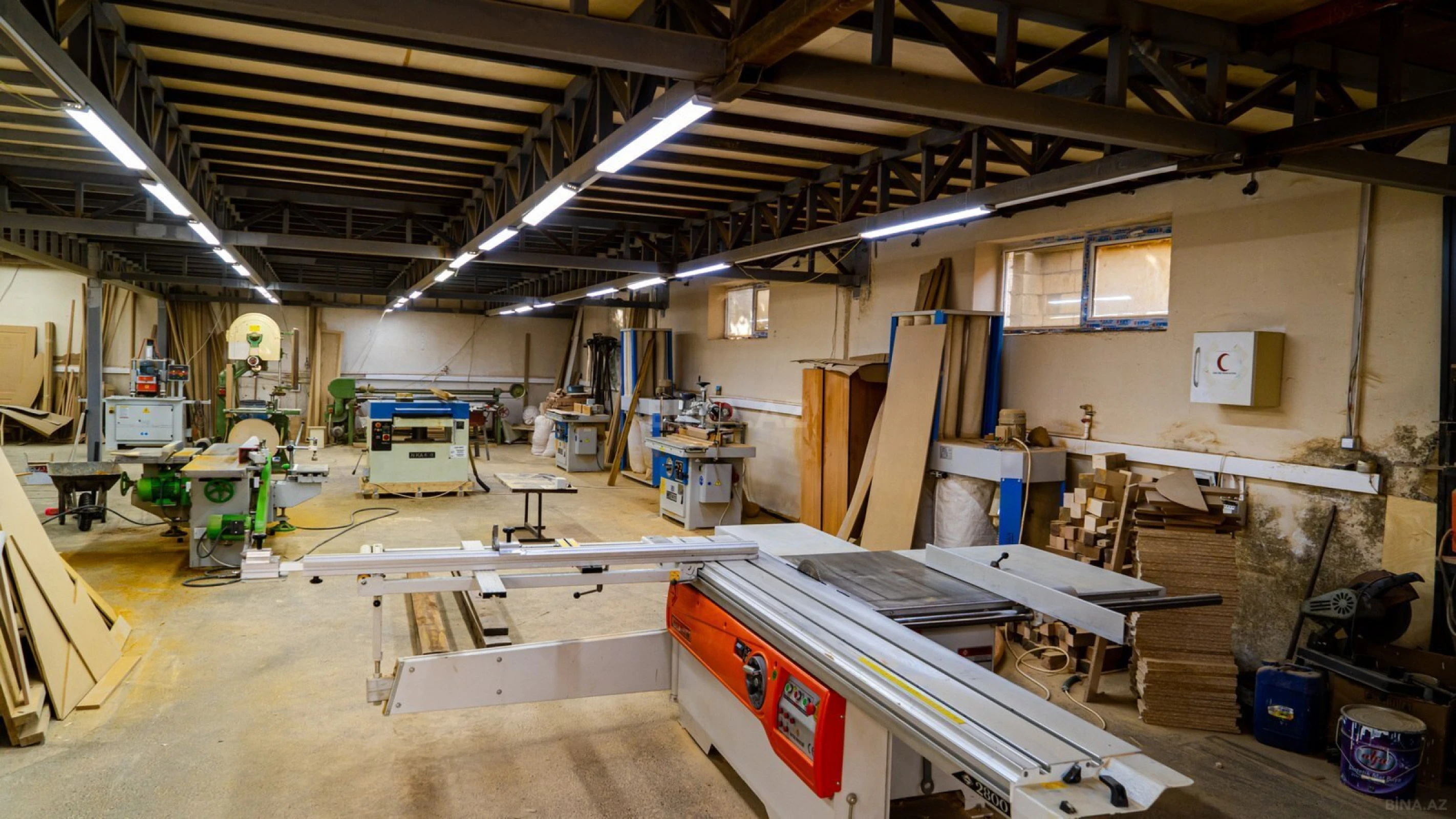 Satılır obyekt 2200 m²