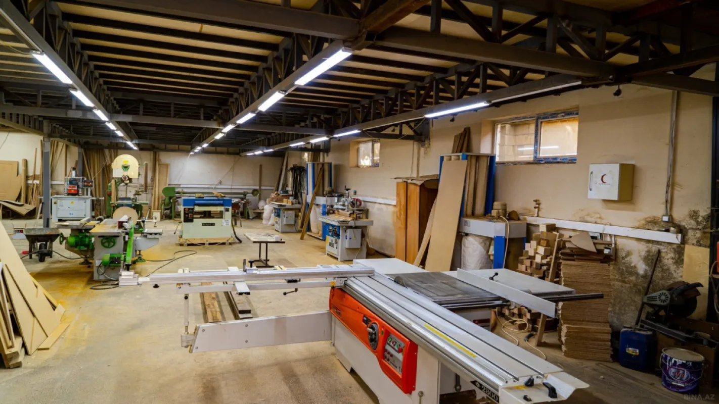 Satılır obyekt 2200 m²