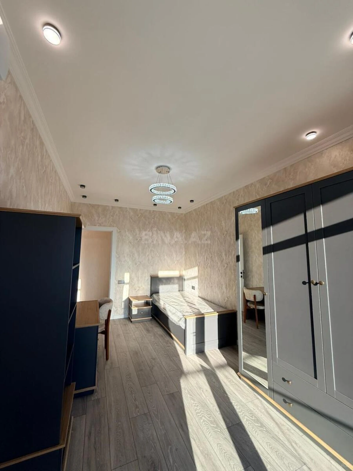 Kirayə verilir 3 otaqlı mənzil 140 m²