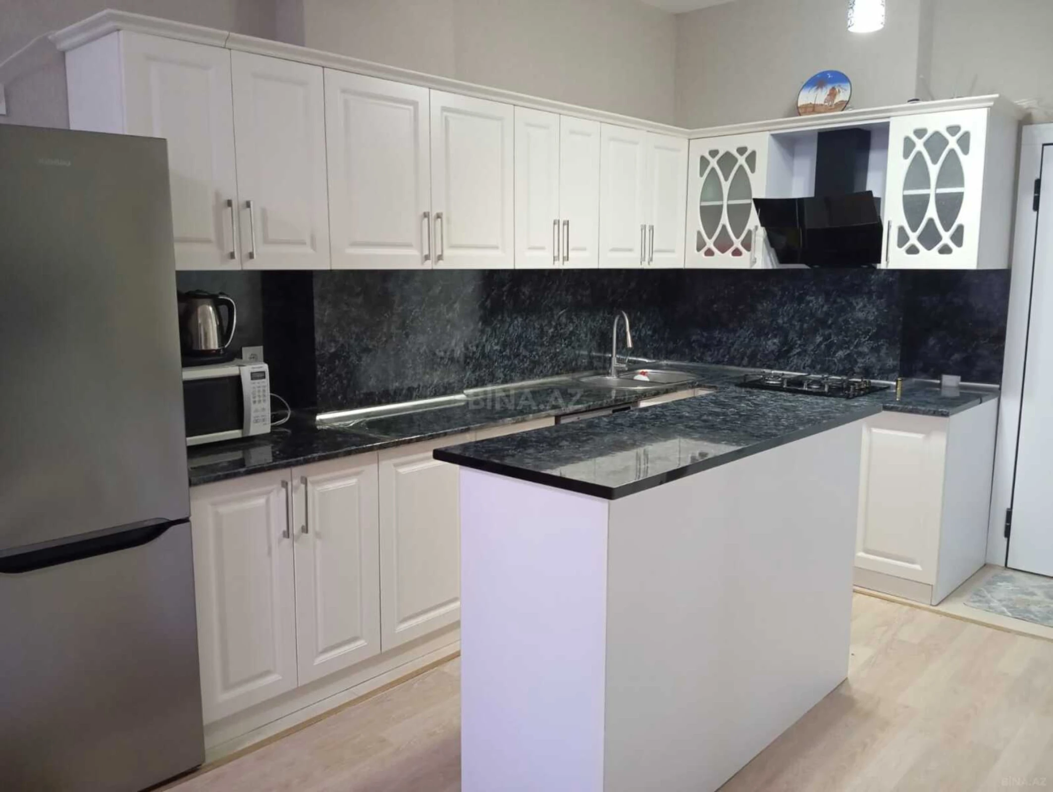 Kirayə verilir 2 otaqlı mənzil 65 m²