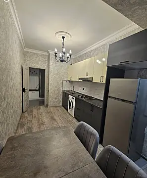 Kirayə verilir 2 otaqlı mənzil 85 m²