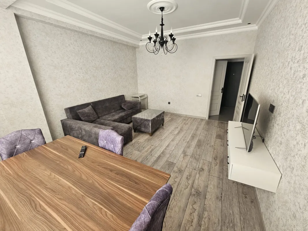 Kirayə verilir 2 otaqlı mənzil 85 m²
