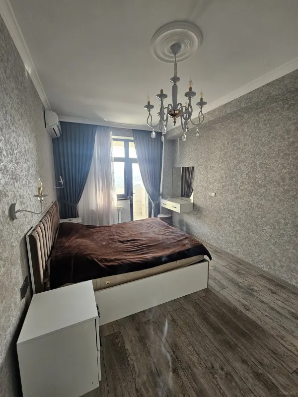 Kirayə verilir 2 otaqlı mənzil 85 m²