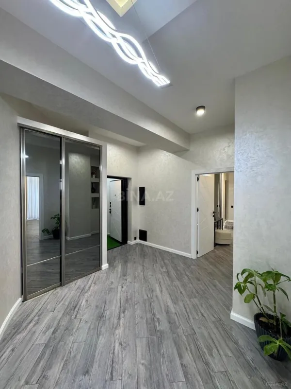 Satılır 3 otaqlı mənzil 150 m²