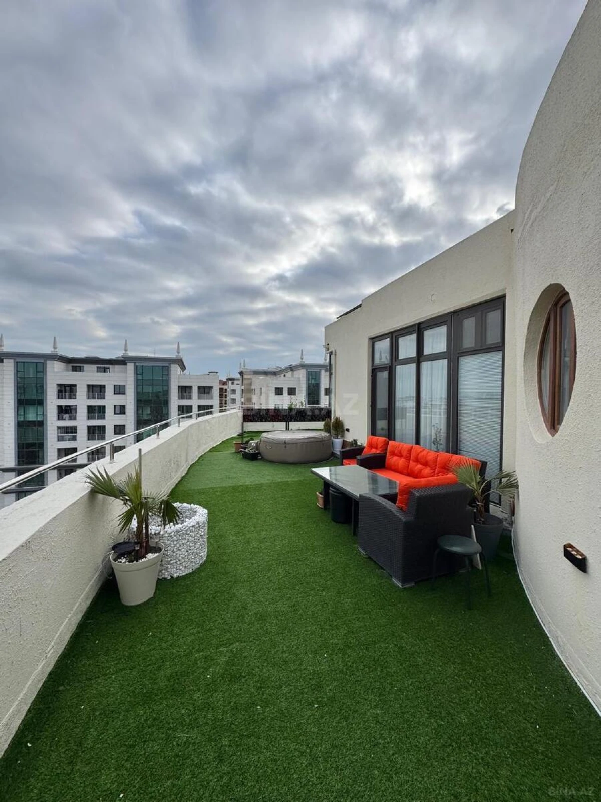 Satılır 3 otaqlı mənzil 150 m²