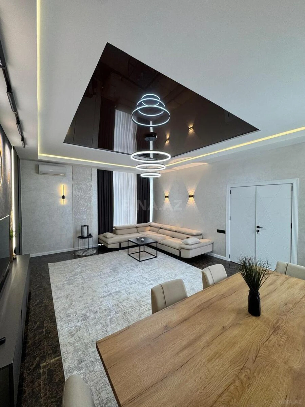 Satılır 3 otaqlı mənzil 150 m²