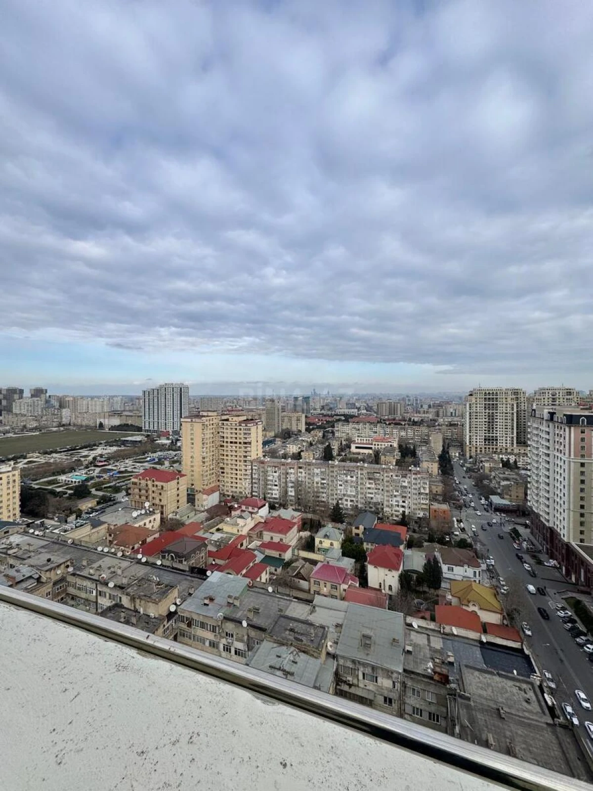 Satılır 3 otaqlı mənzil 150 m²