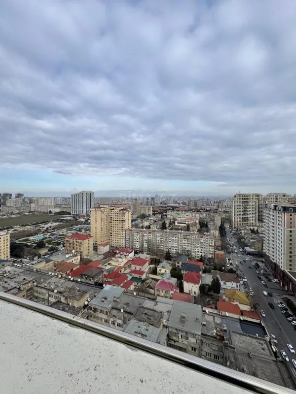 Satılır 3 otaqlı mənzil 150 m²