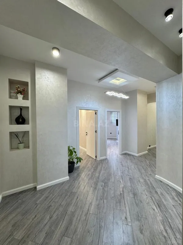 Satılır 3 otaqlı mənzil 150 m²