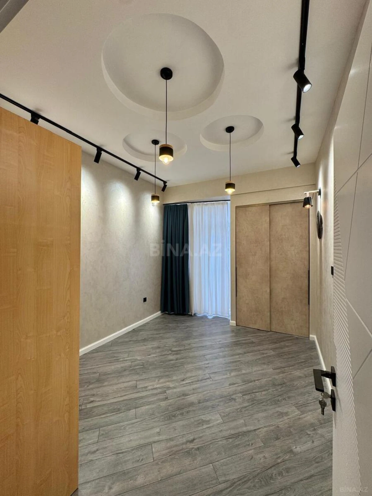 Satılır 3 otaqlı mənzil 150 m²