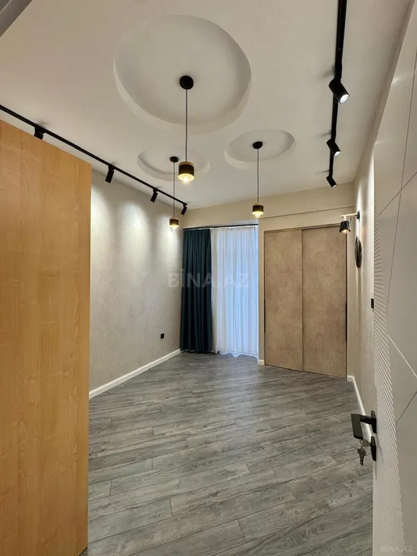 Satılır 3 otaqlı mənzil 150 m²