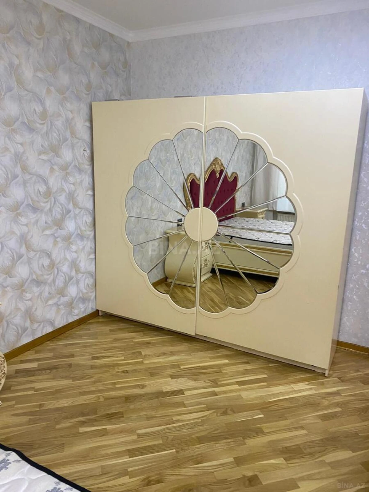 Satılır 3 otaqlı mənzil 115 m²