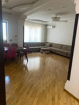 Satılır 3 otaqlı mənzil 115 m²