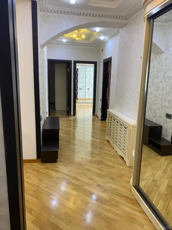 Satılır 3 otaqlı mənzil 115 m²