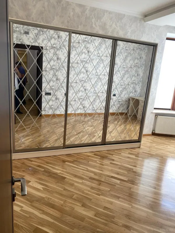 Satılır 3 otaqlı mənzil 115 m²