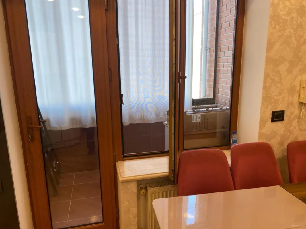 Satılır 3 otaqlı mənzil 115 m²
