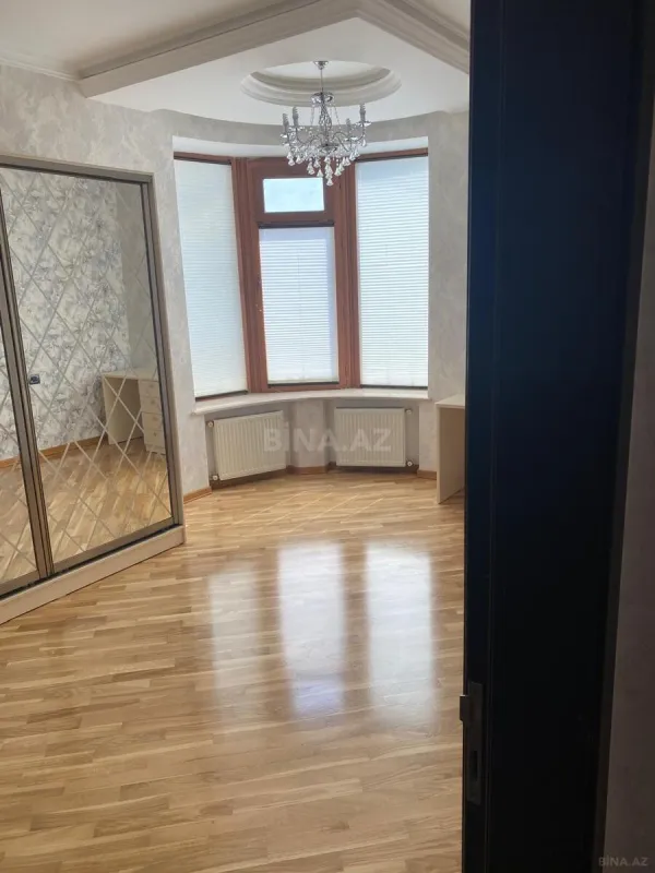 Satılır 3 otaqlı mənzil 115 m²