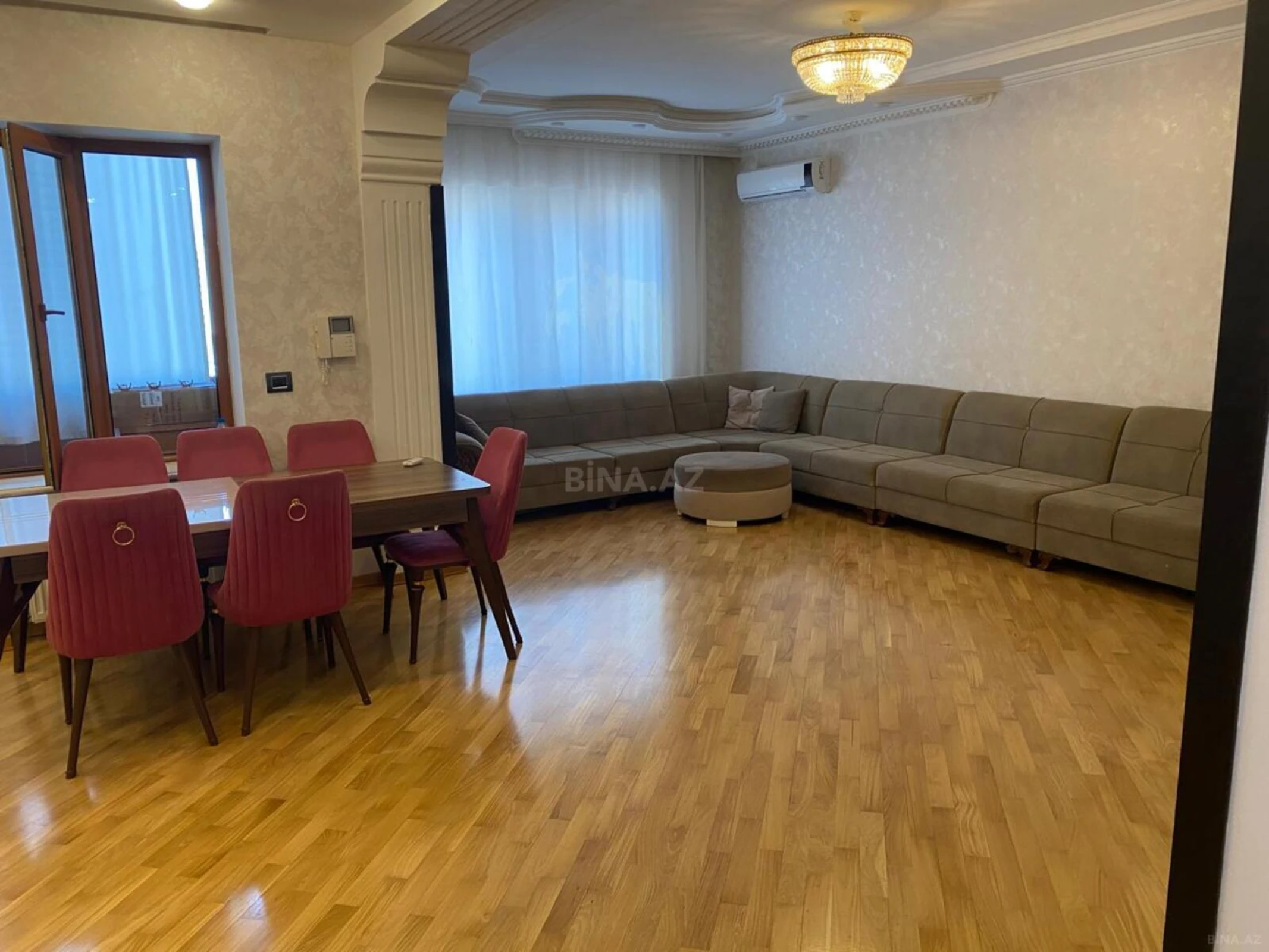 Satılır 3 otaqlı mənzil 115 m²