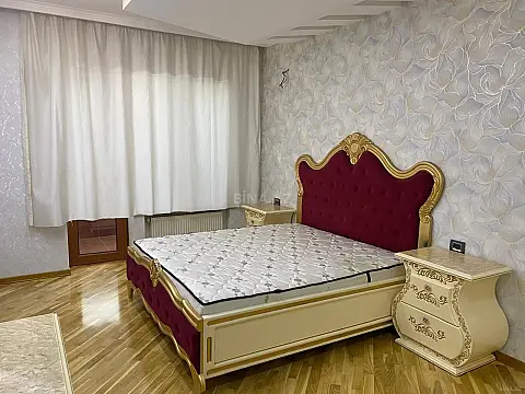 Satılır 3 otaqlı mənzil 115 m²