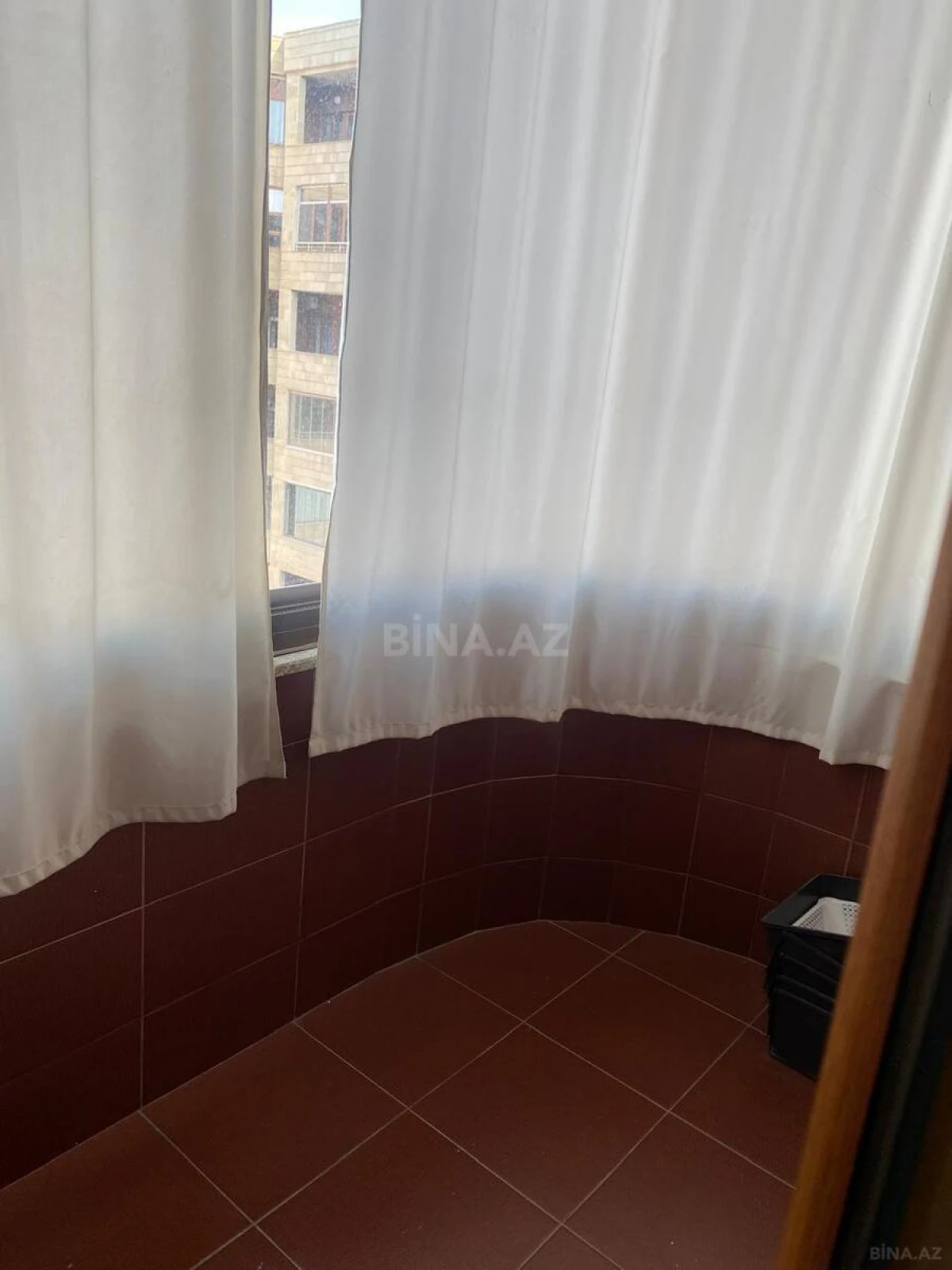 Satılır 3 otaqlı mənzil 115 m²