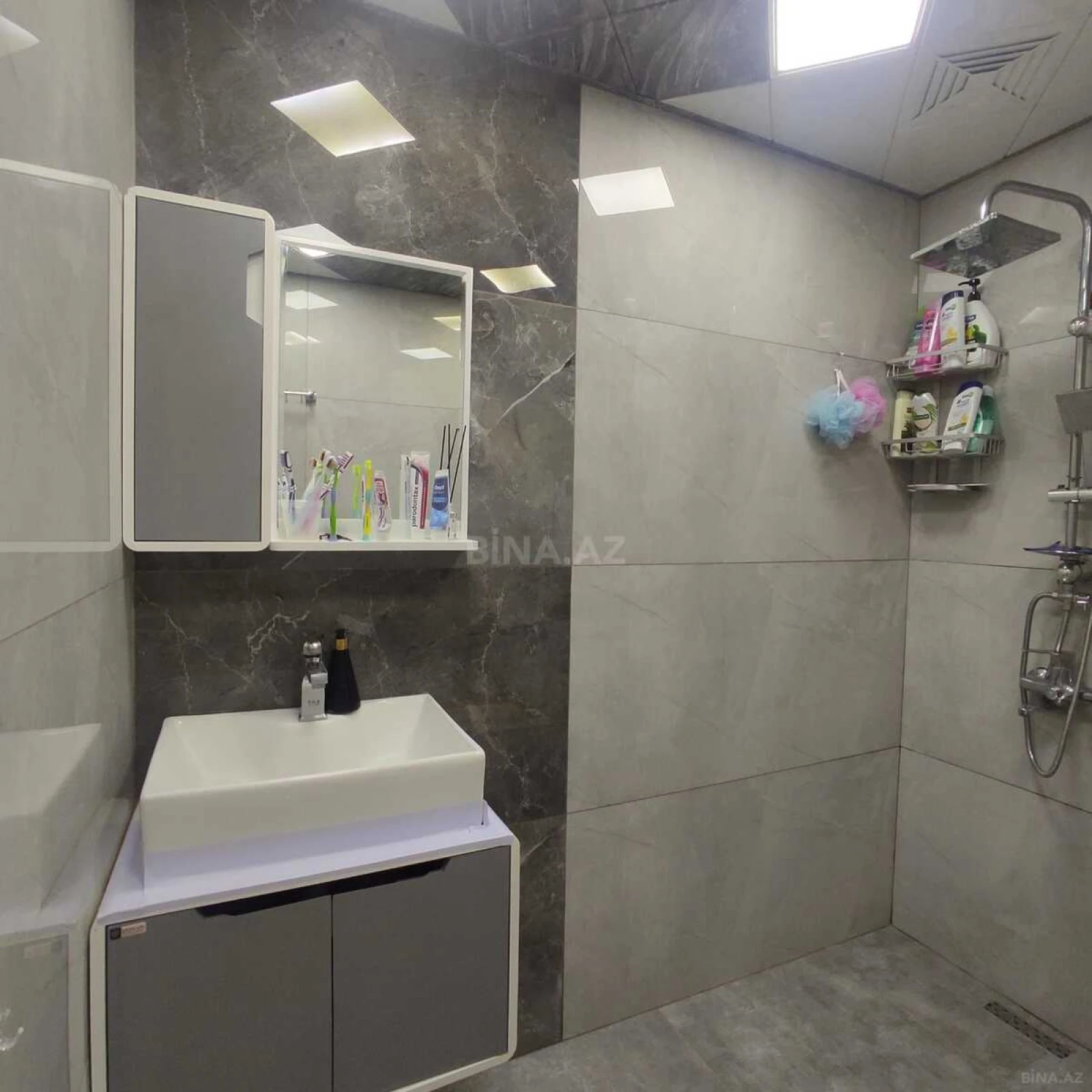 Satılır 3 otaqlı mənzil 65 m²