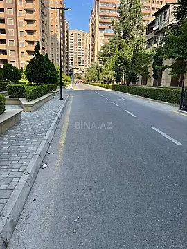 Satılır 4 otaqlı mənzil 186 m²