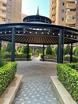 Satılır 4 otaqlı mənzil 186 m²