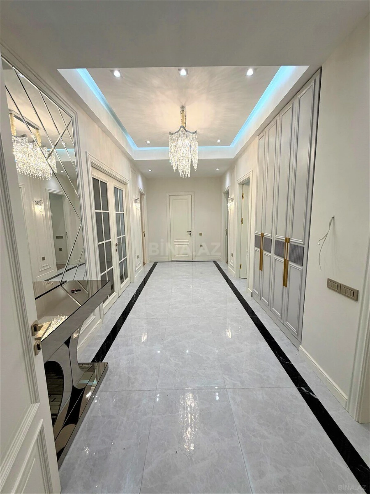 Kirayə verilir 3 otaqlı mənzil 140 m²