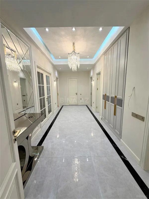 Kirayə verilir 3 otaqlı mənzil 140 m²