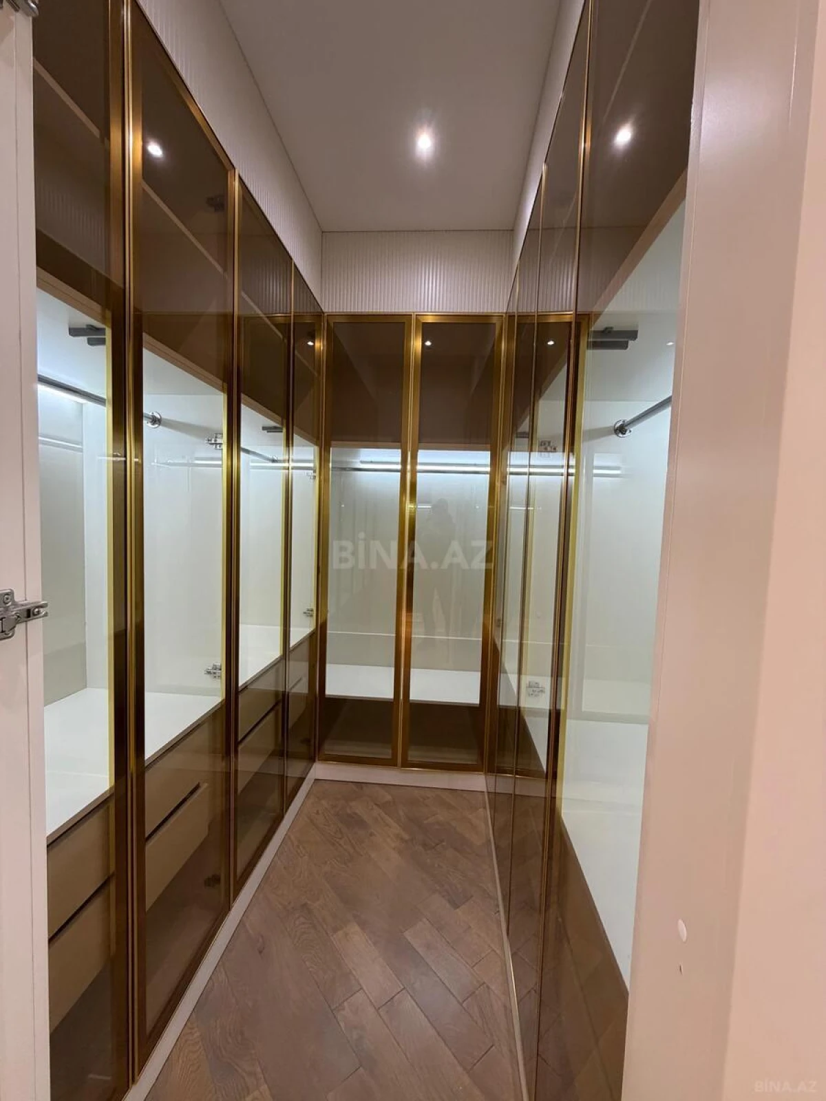 Kirayə verilir 3 otaqlı mənzil 140 m²